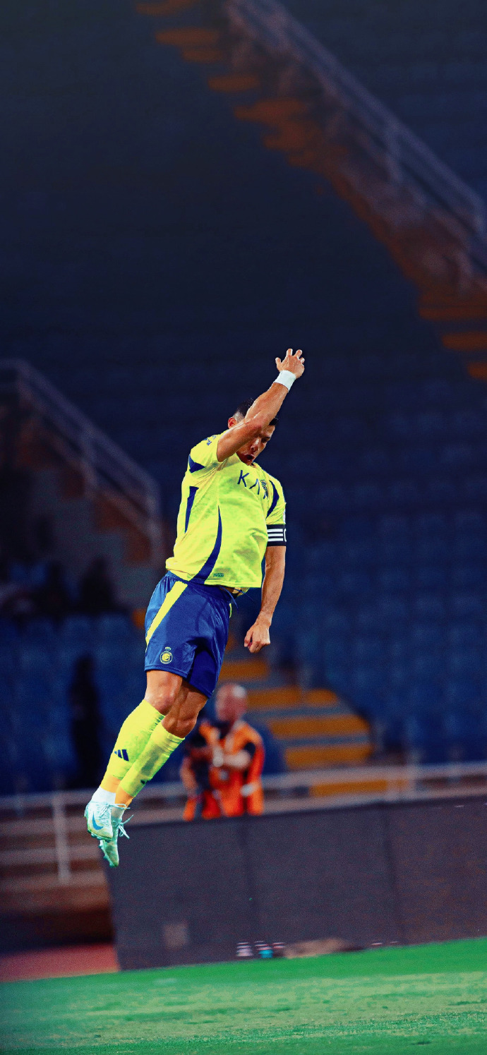 爱游戏官方平台关于C罗迎来七赛季高光表现，DWG球迷沸腾！的信息