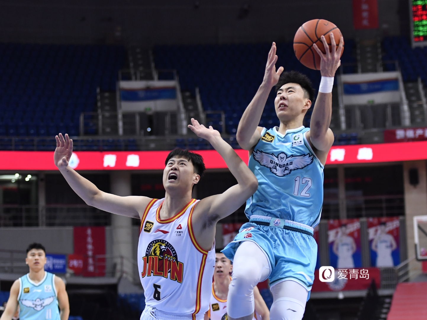 赛后体能课后,费城76人回应争议备战CBA季后赛,质疑声仍在,更衣室氛围转暖的简单介绍 赛后体能课后,费城76人回应争议备战CBA季后赛,质疑声仍在,更衣室氛围转暖的简单介绍