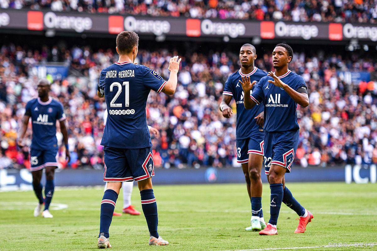 包含离谱！曼联调整名单备战欧联加时末段本菲卡备战德国杯，穆雷在G2比赛中惊险取胜的词条